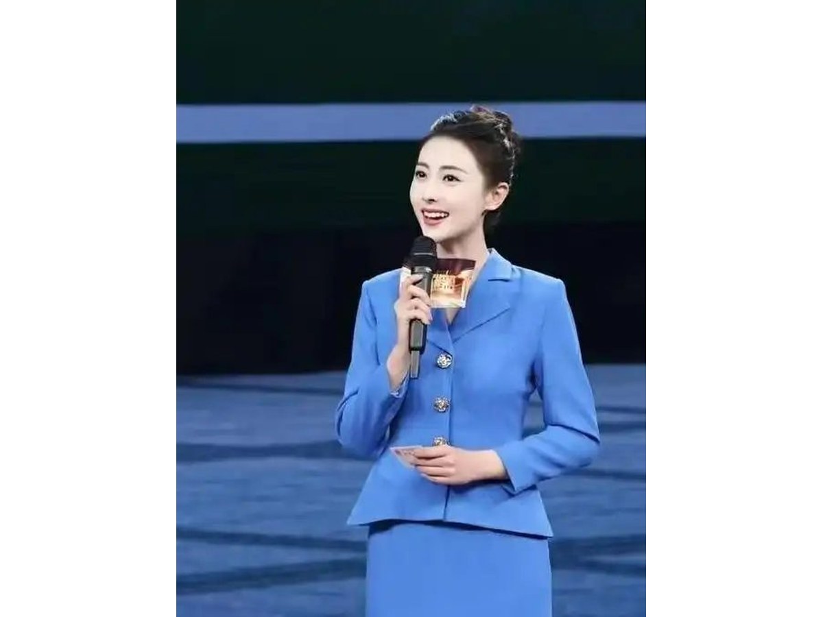 会议主持人介绍