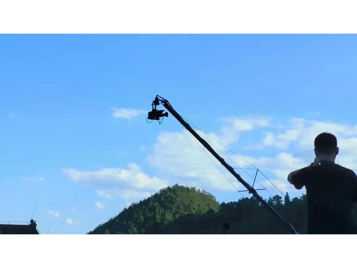 摇臂摄像机拍摄