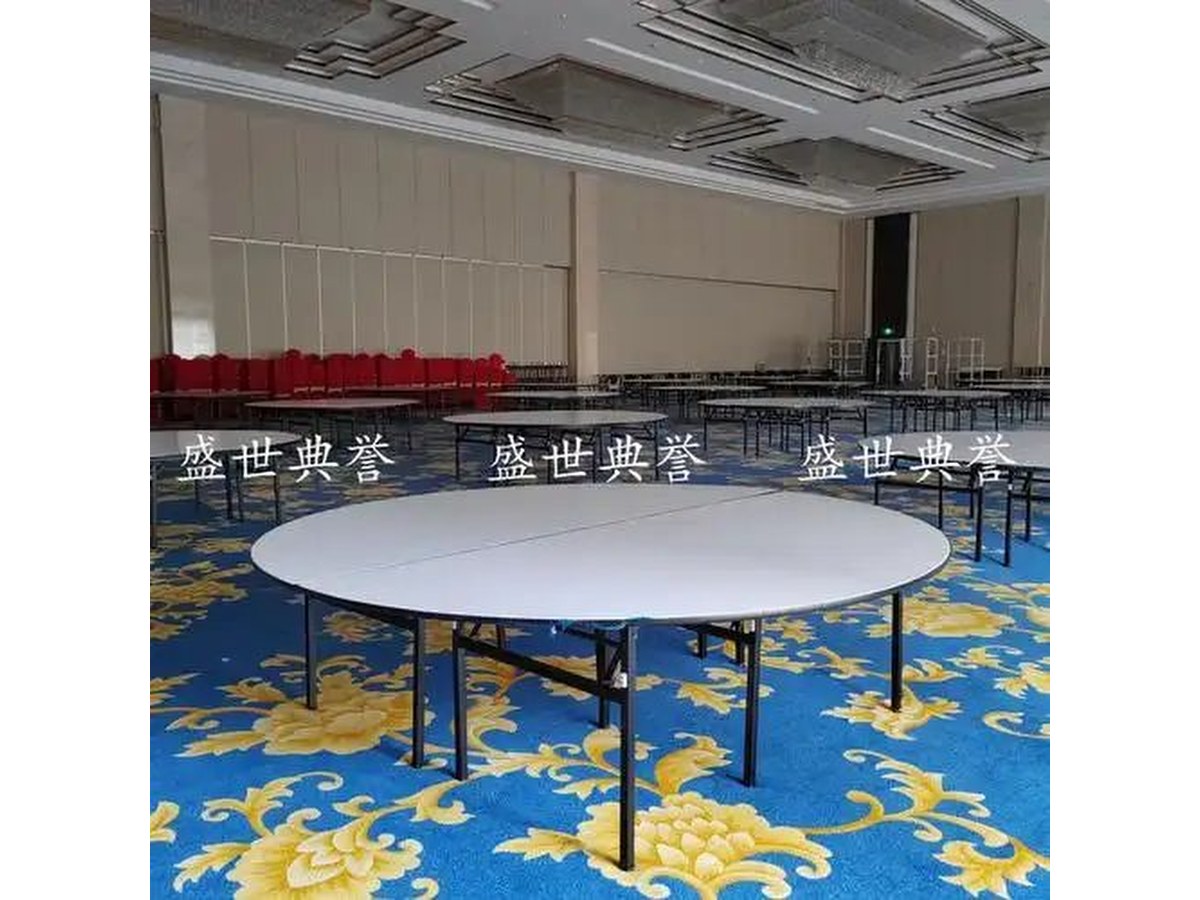 婚宴圆桌布置