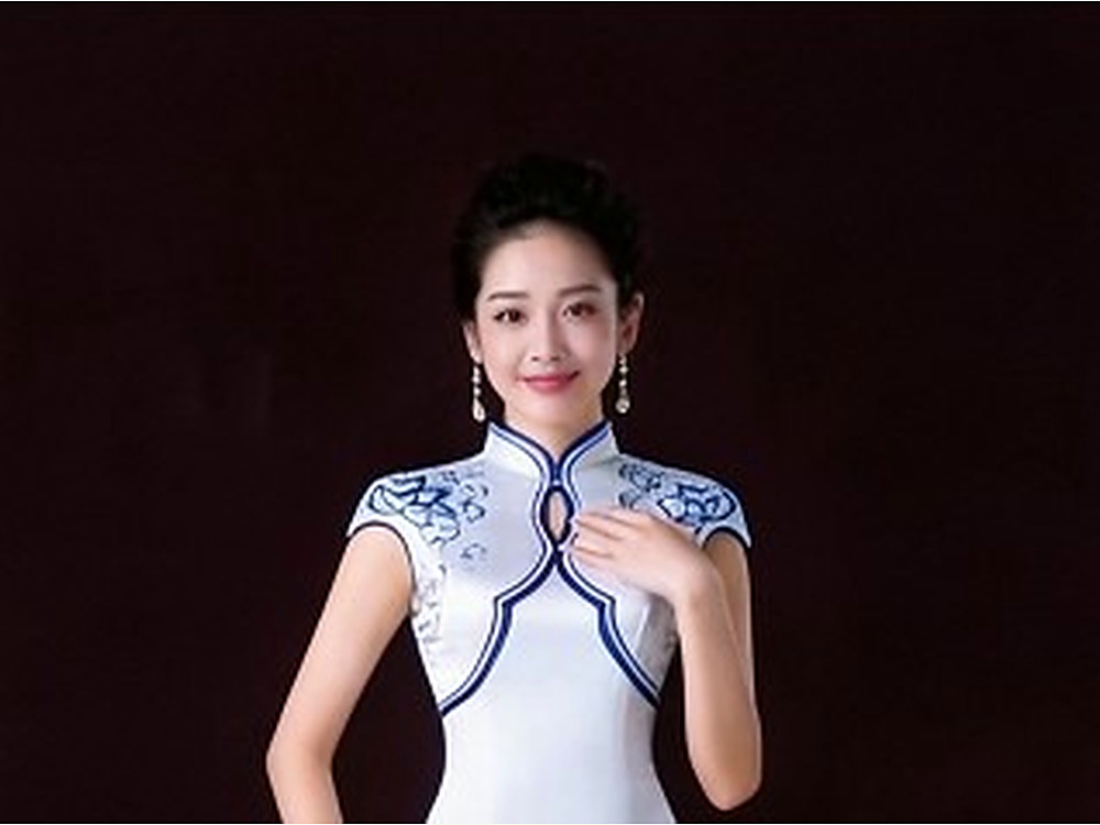 礼仪人员迎宾引导与剪彩托盘递送