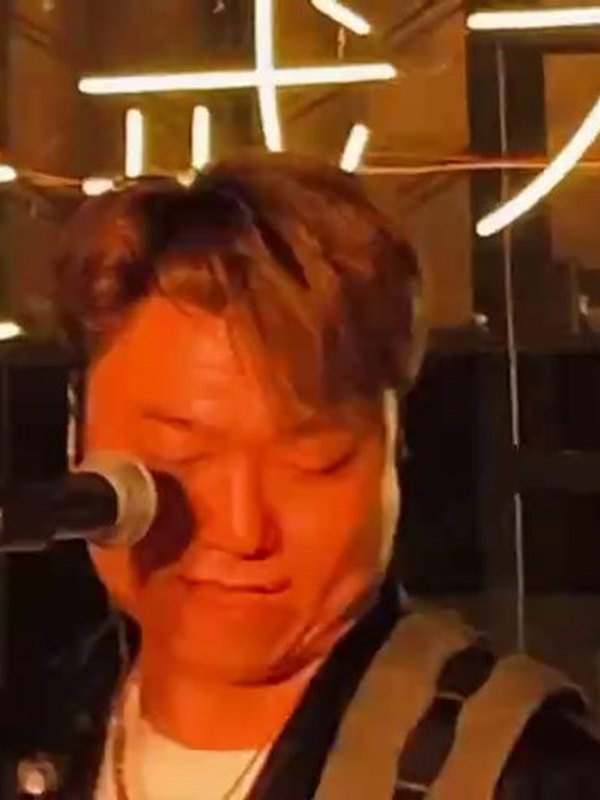 极光海港乐队 主唱 · Livehouse 现场