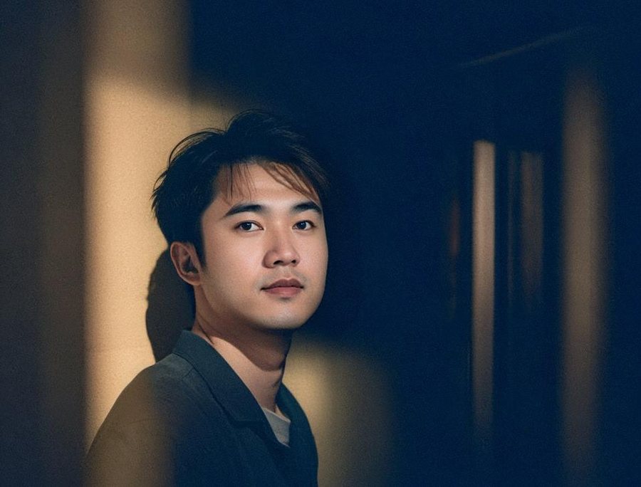 半翼之骸乐队 舞台人像