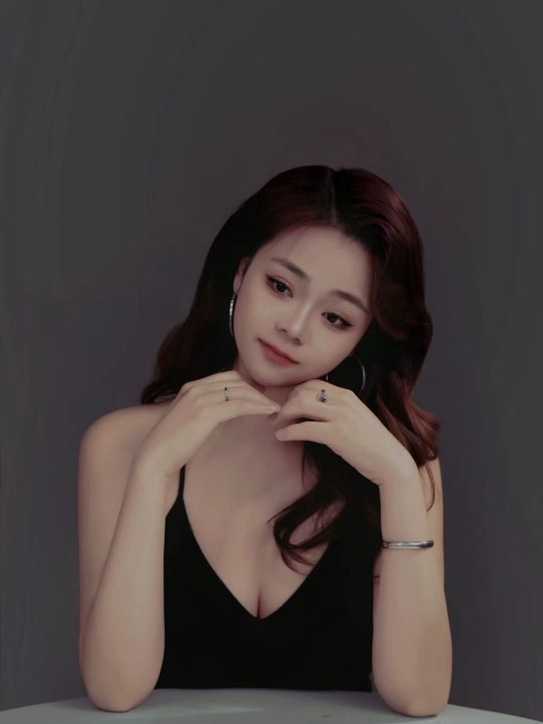 小琪 形象照 黑色礼服