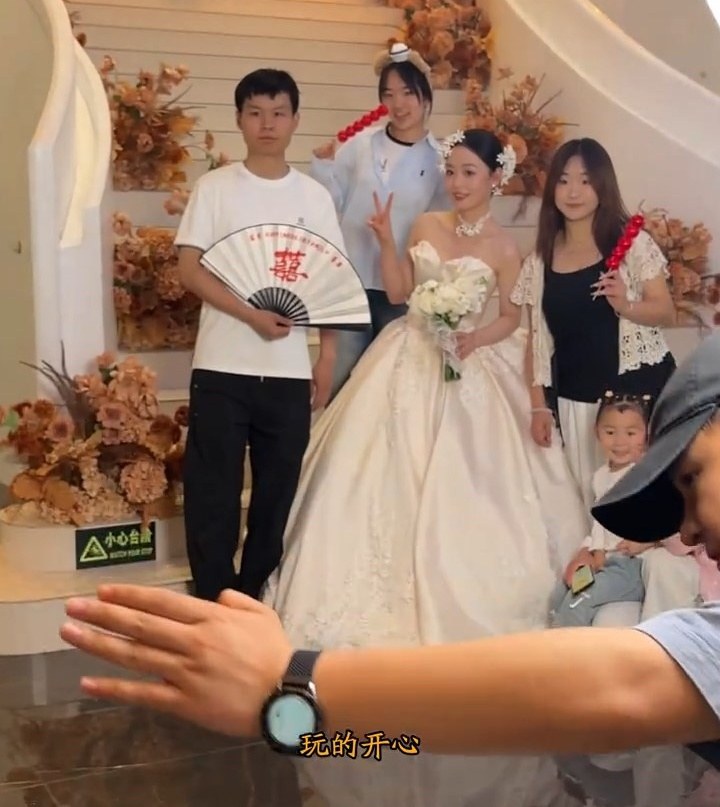 宾客互动欢乐