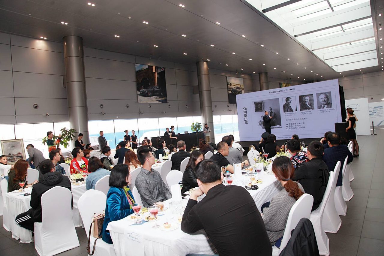 品牌大秀拍摄执行复盘：新疆我爱疆会展有限公司在乌鲁木齐怎么做摄影摄像