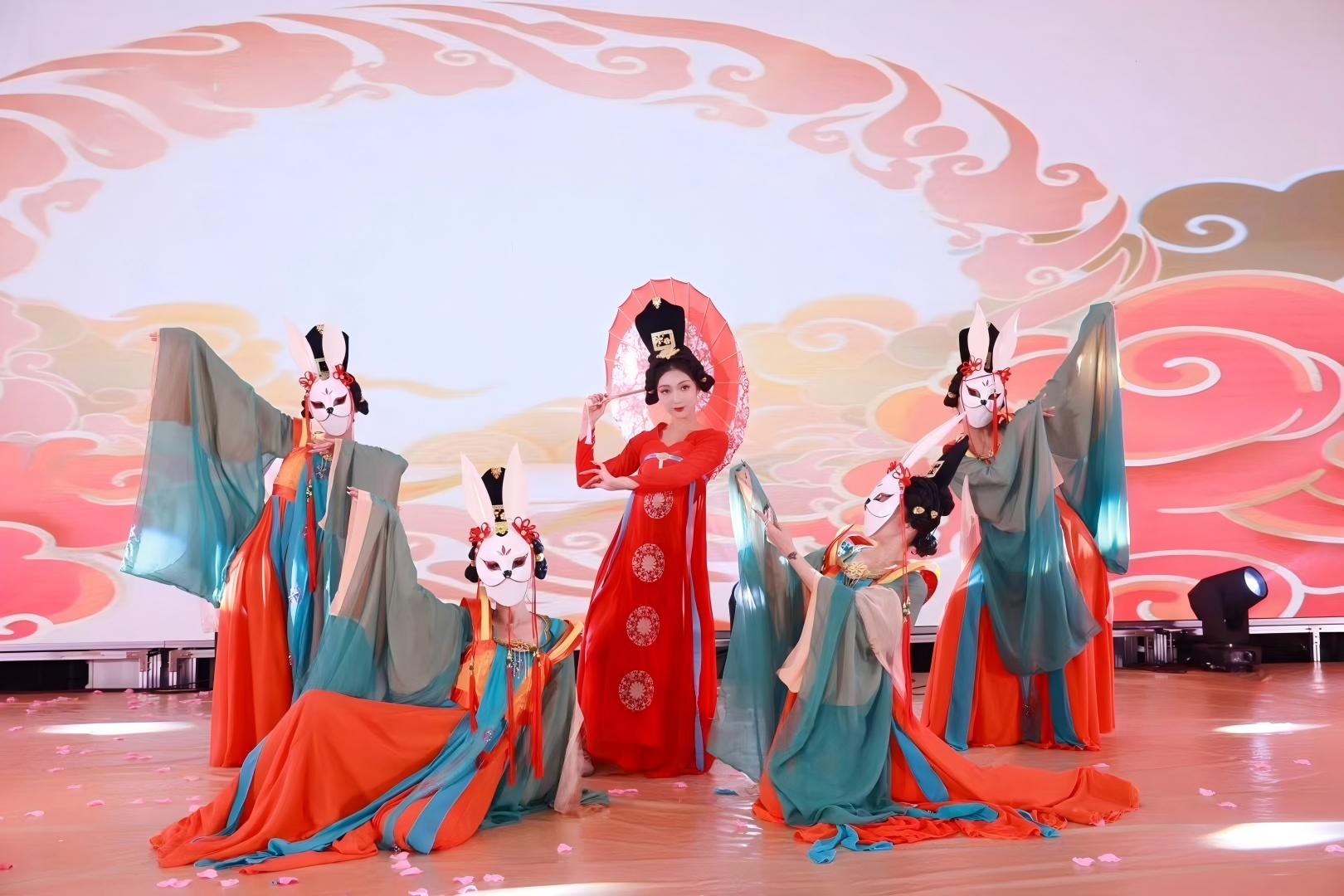 6套(C位服装不同).jpg